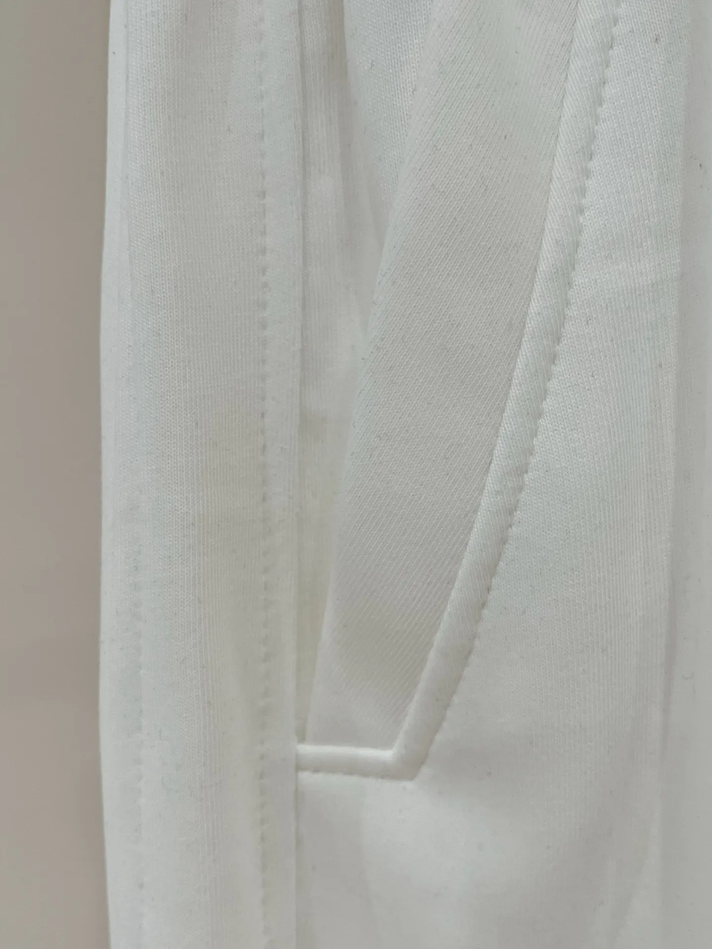Hot Sale ： Black White ， Classic ， / ， ， Sizes：M-3XL